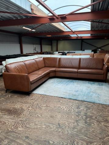 Cognac bruin leren hoekbank , hoekbank leer Z.G.A.N bank beschikbaar voor biedingen