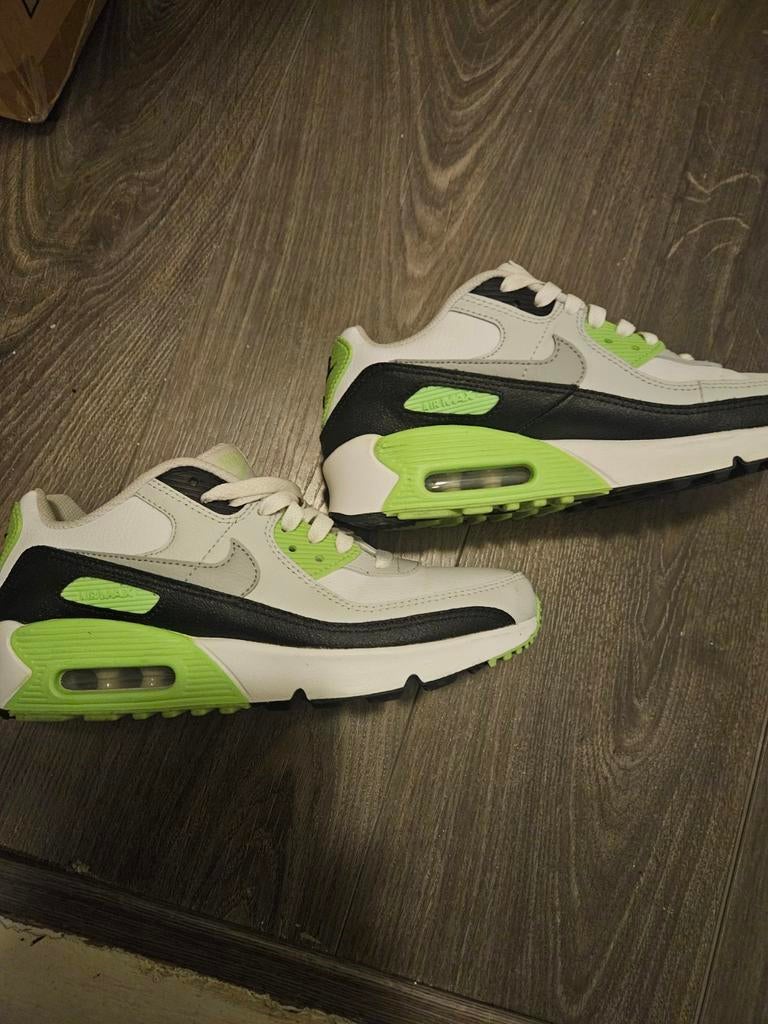 Nike Air Max 90 GS - Maat 38.5, Kleding | Dames, Schoenen, Wit, Nike, Nieuw, Ophalen of Verzenden