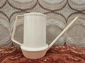 Vintage witte Emsa kunststof gieter beschikbaar voor biedingen