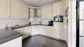 Keuken te koop incl inbouwapparatuur beschikbaar voor biedingen
