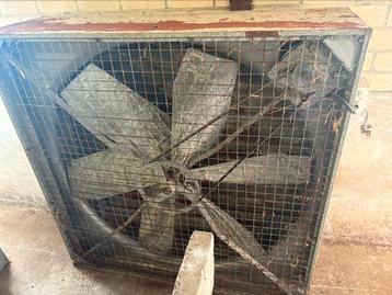 2x ventilators beschikbaar voor biedingen