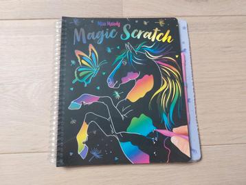 Nieuw scratchboekje Miss Melody  beschikbaar voor biedingen