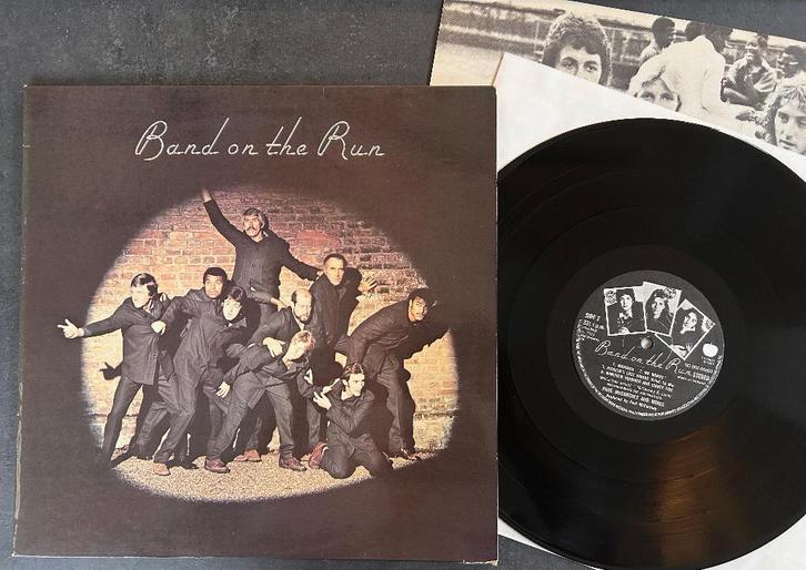 WINGS - Band on the run ( LP w/poster ), Cd's en Dvd's, Vinyl | Rock, Zo goed als nieuw, Poprock, 12 inch, Ophalen of Verzenden