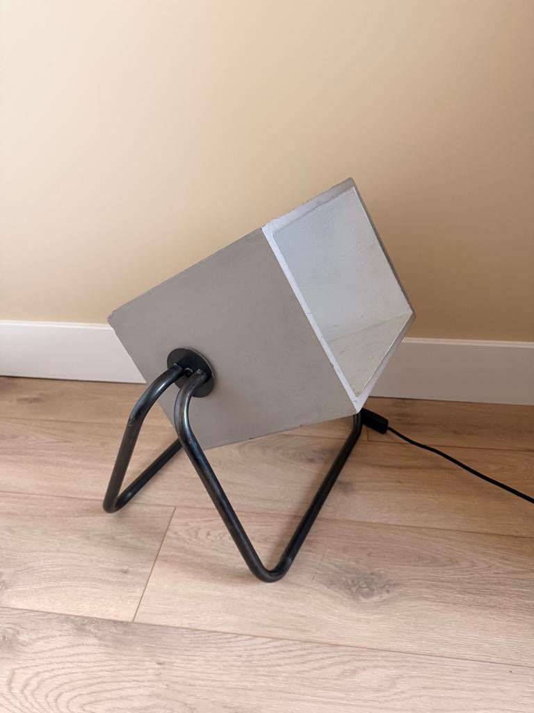 Zuiver Concrete Up Beton Vloerlamp, Ophalen, Gebruikt, Overige typen, Minder dan 10 m²