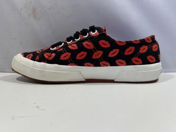Superga, maat 40 nieuwe sneakers met #hartjes    beschikbaar voor biedingen