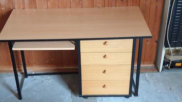 Bureau beschikbaar voor biedingen