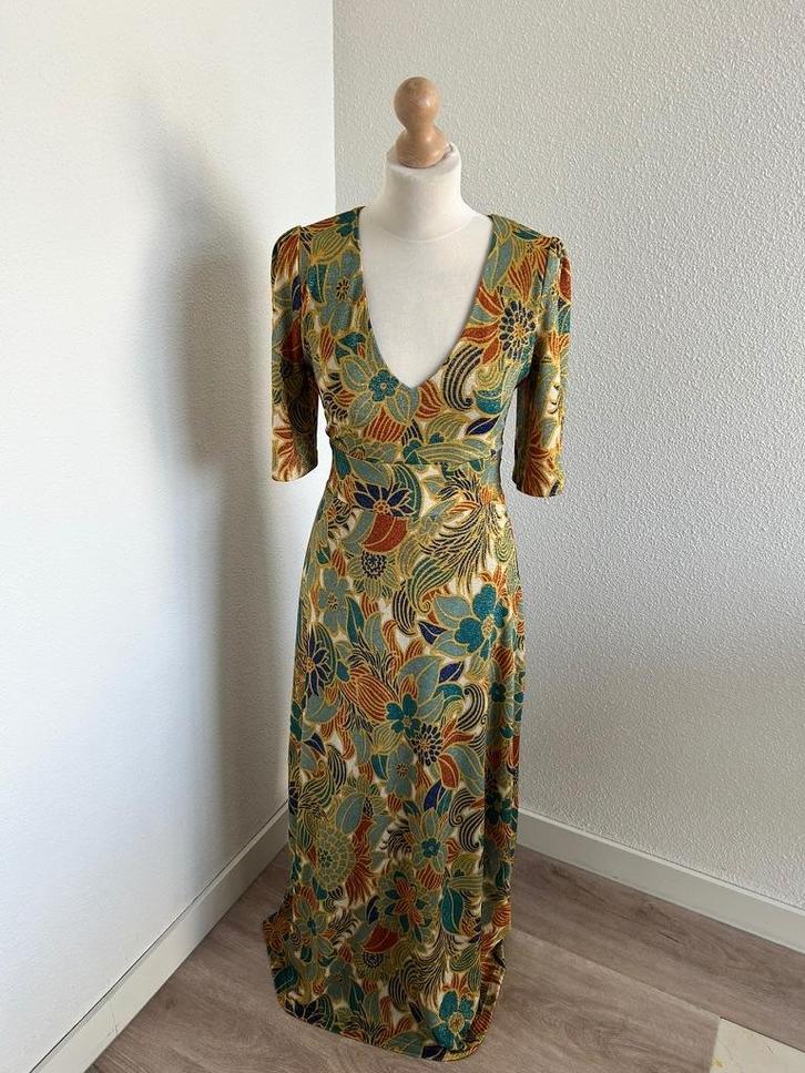 King Louie maat L shiloh maxi dress glitter 2562, Kleding | Dames, Jurken, Zo goed als nieuw, Maat 42/44 (L), Geel, Onder de knie