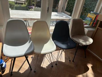 4 keer Eetkamer stoelen. 