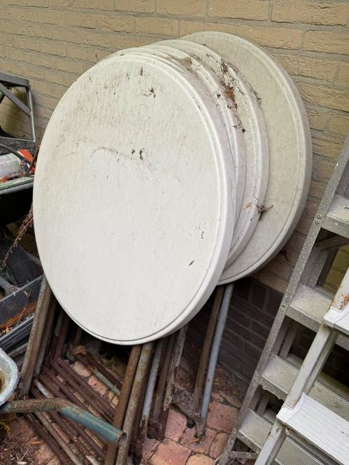 Set van 5 ronde bijzet tafels opknappers,stevig maar roestig, Tuin en Terras, Tuintafels, Gebruikt, Rond, Kunststof, Ophalen