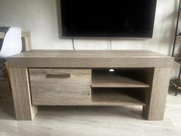 Tv kast beschikbaar voor biedingen