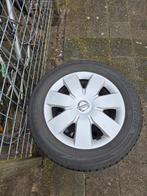 Nissan Winterbanden 185/65R15 met velg, Gebruikt, 15 inch, Banden en Velgen, Personenwagen