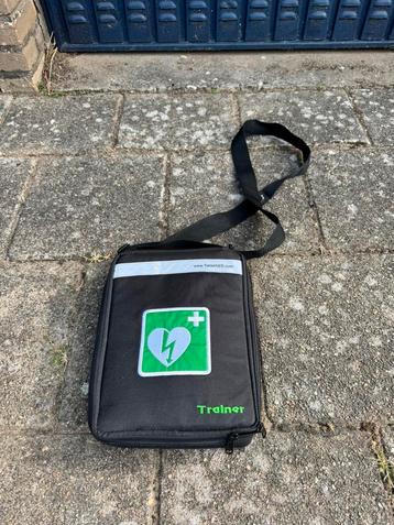 Tablet AED tas beschikbaar voor biedingen