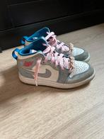 Nike jordan mid 1 french blue mt 28,5 roze veters, Jongen of Meisje, Ophalen of Verzenden, Nike jordan, Zo goed als nieuw