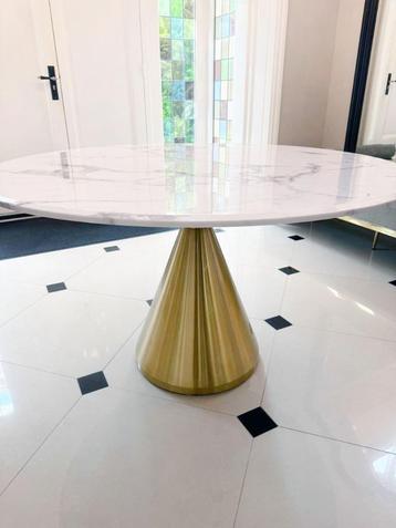 Richmond Eettafel Marmerlook blad - Ø 130 cm - Goud  beschikbaar voor biedingen
