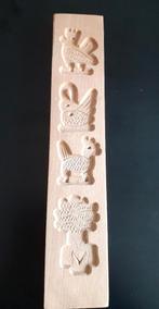 Pasen houten koekjesplank met vormen kippen kuikens *eureka*, Ophalen of Verzenden, Zo goed als nieuw