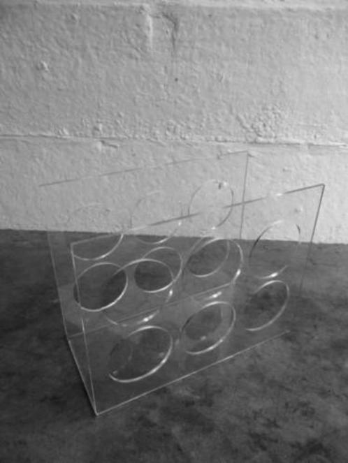 Plexiglas krantenbak of lectuurbak, vintage design, Huis en Inrichting, Woonaccessoires | Krantenbakken en Lectuurbakken, Zo goed als nieuw