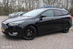 Ford Focus Wagon 1.0 Titanium NAVI,CRUISECONTROL,STOELVERWAR, Auto's, Ford, Gebruikt, Zwart, Handgeschakeld, 1216 kg