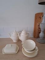 Wedgwood theepot, koffiepot, 2 soepkommen en een botervloot, Huis en Inrichting, Keuken | Servies, Ophalen, Overige typen, Zo goed als nieuw