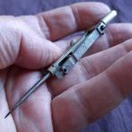 Oude Intrigerende Passer, Verzenden