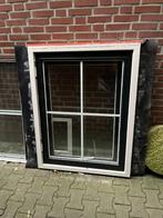 Raam incl kozijn met witte roedes, Doe-het-zelf en Verbouw, 75 tot 150 cm, Gebruikt, Raamkozijn, Ophalen of Verzenden