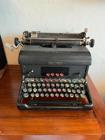 Vintage Remington schrijfmachine  (typemachine) beschikbaar voor biedingen