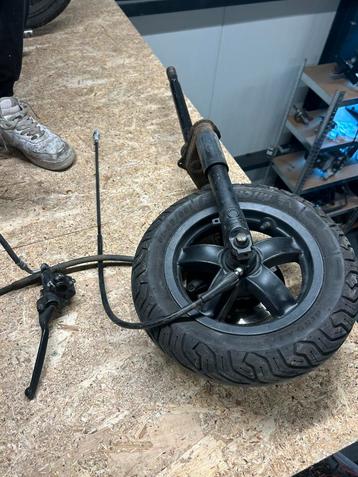 Piaggio zip voorvork beschikbaar voor biedingen