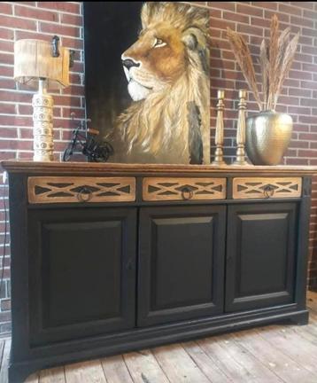 Mooi rustiek dressoir  beschikbaar voor biedingen