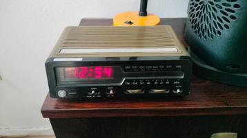 Vintage Philips wekker / klok.  beschikbaar voor biedingen