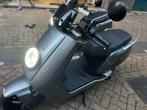 NIU ELEKTRISCHE SCOOTER, Ophalen of Verzenden, Zo goed als nieuw