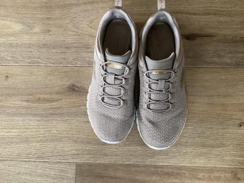 Skechers memory foam sneaker  37, brons met glitter, Kleding | Dames, Schoenen, Gedragen, Sneakers of Gympen, Beige, Ophalen of Verzenden