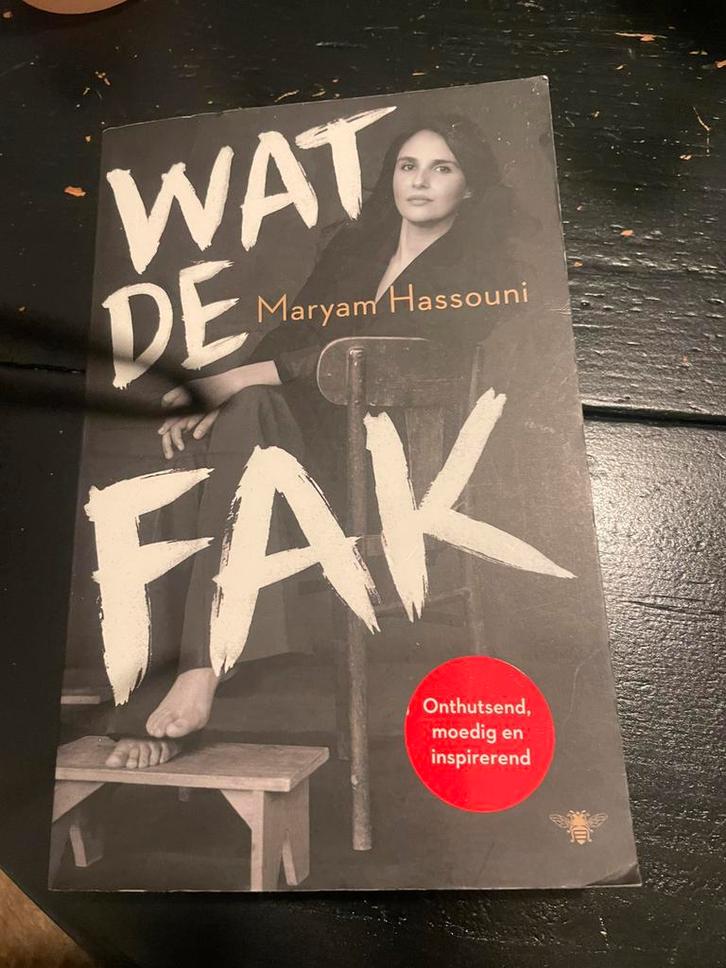 Maryam Hassouni - Wat de fak, Boeken, Literatuur, Zo goed als nieuw, Ophalen of Verzenden