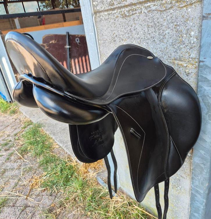 Kentaur Afrodite 17,5 dressuurzadel, Dieren en Toebehoren, Paarden en Pony's | Zadels, Gebruikt, Dressuur, Ophalen