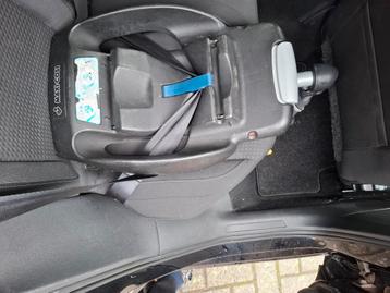 Maxi-Cosi EasyFix base + Maxi-Cosi beschikbaar voor biedingen