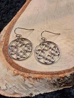 zilverkleurige Keltische knoop infinity hartjes oorbellen, Ophalen of Verzenden, Nieuw, Zilver, Overige materialen