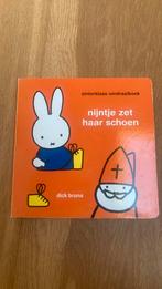 Dick Bruna - nijntje sinterklaas omdraaiboek, Ophalen of Verzenden, Zo goed als nieuw, Dick Bruna