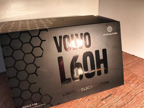 Te koop AT Collections Volvo L60H Black Gelimiteerd ., Hobby en Vrije tijd, Modelauto's | 1:32, Nieuw, Tractor of Landbouw, Overige merken