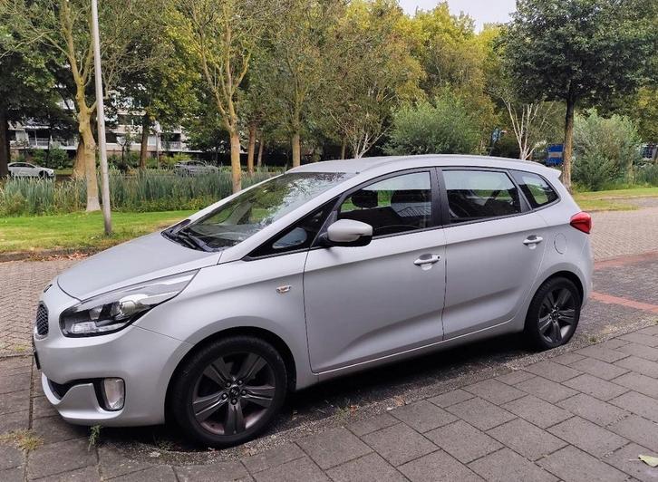 Kia Carens 7 persoons, met trekhaak en lage km-stand, Auto's, Kia, Particulier, Carens, Benzine, D, MPV, Handgeschakeld, Origineel Nederlands