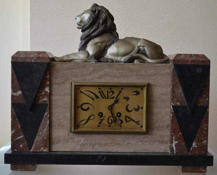 marmeren art deco klok marmer leeuw weegt 14 kilo, Antiek en Kunst, Antiek | Klokken, Ophalen