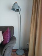 Staande lamp. NIEUW in doos Grijs Verstelbaar Voetschakelaar, Ophalen of Verzenden, Nieuw, 150 tot 200 cm