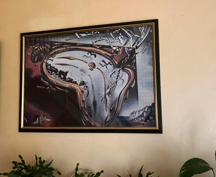Salvador Dalí ~ Smeltende Klok 🕰️, Huis en Inrichting, Woonaccessoires | Schilderijen, Tekeningen en Foto's, Schilderij, 50 tot 75 cm