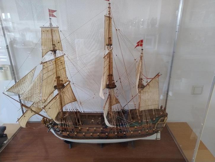 Houten model Billing Norske Leeuw handgemaakt teab, Antiek en Kunst, Kunst | Beelden en Houtsnijwerken, Ophalen