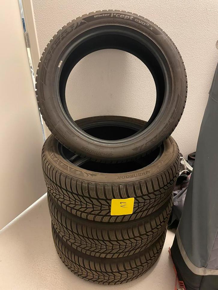 Winterbanden 235/50R20 104W M+S - Hankook I*CEPT EVO 3X, Auto-onderdelen, Banden en Velgen, Band(en), Winterbanden, 20 inch, 235 mm