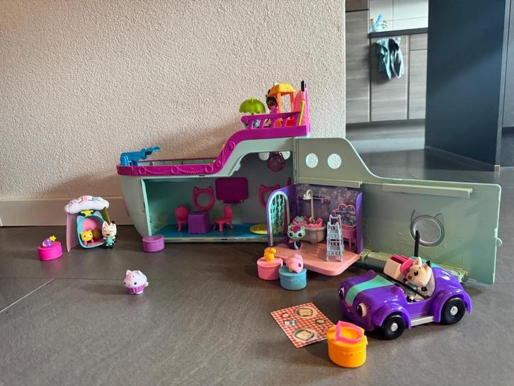 Gabby’s poppenhuis boot met extra setjes!, Kinderen en Baby's, Speelgoed | Poppenhuizen, Zo goed als nieuw, Poppenhuis, Ophalen