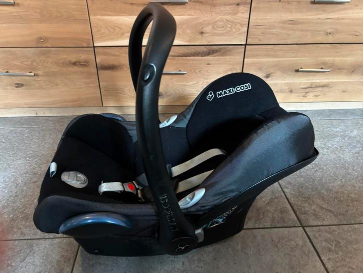 Maxi cosi geschikt voor cabriofix maar kan ook zonder., Kinderen en Baby's, Autostoeltjes, Gebruikt, Maxi-Cosi, 0 t/m 13 kg, Autogordel of Isofix