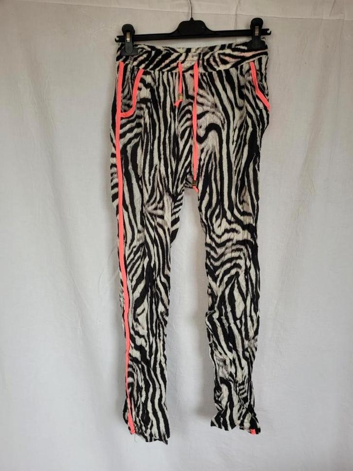 Leuke 3/4e broek zebraprint mt L/XL merk Yu & Me, Kleding | Dames, Broeken en Pantalons, Zo goed als nieuw, Maat 42/44 (L), Zwart