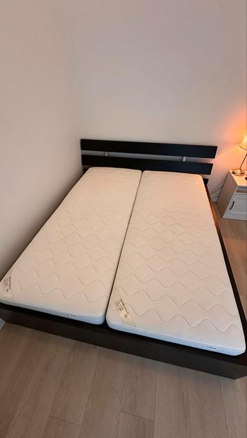 Twee-persoons bed incl. matrassen GRATIS