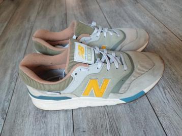 New Balance 997H Sneakers beschikbaar voor biedingen