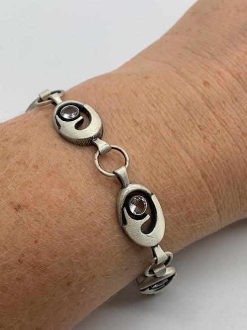 X168 Prachtige zilveren armband KJP Finland, Sieraden, Tassen en Uiterlijk, Armbanden, Zilver, Zilver, Met kristal, Ophalen of Verzenden