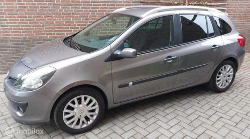 Renault Clio Estate 1.2 TCE Dynamique Nieuwe APK/Trekhaak!, Auto's, Renault, Bedrijf, Te koop, Clio, ABS, Airbags, Airconditioning