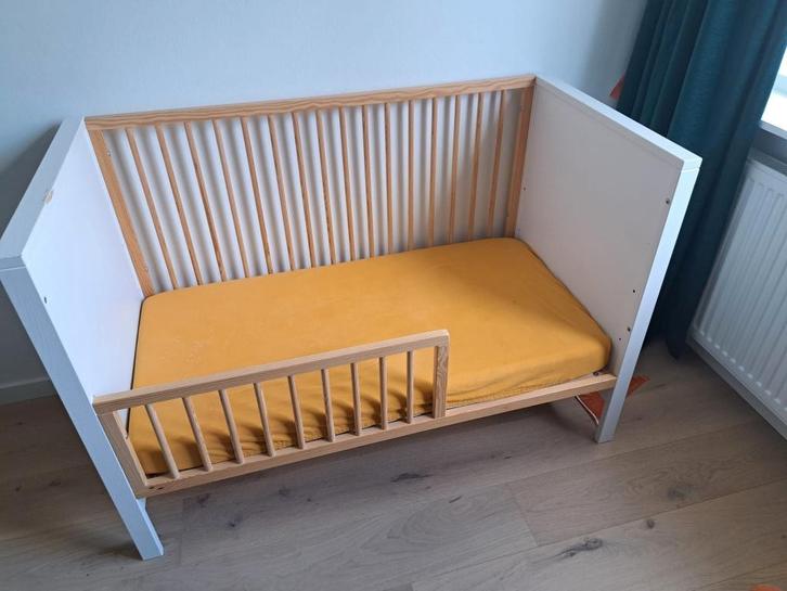 Meegroeiledikant + matras + hoeslakens + moltons, Kinderen en Baby's, Babywiegjes en Ledikanten, Zo goed als nieuw, Ledikant, Ophalen